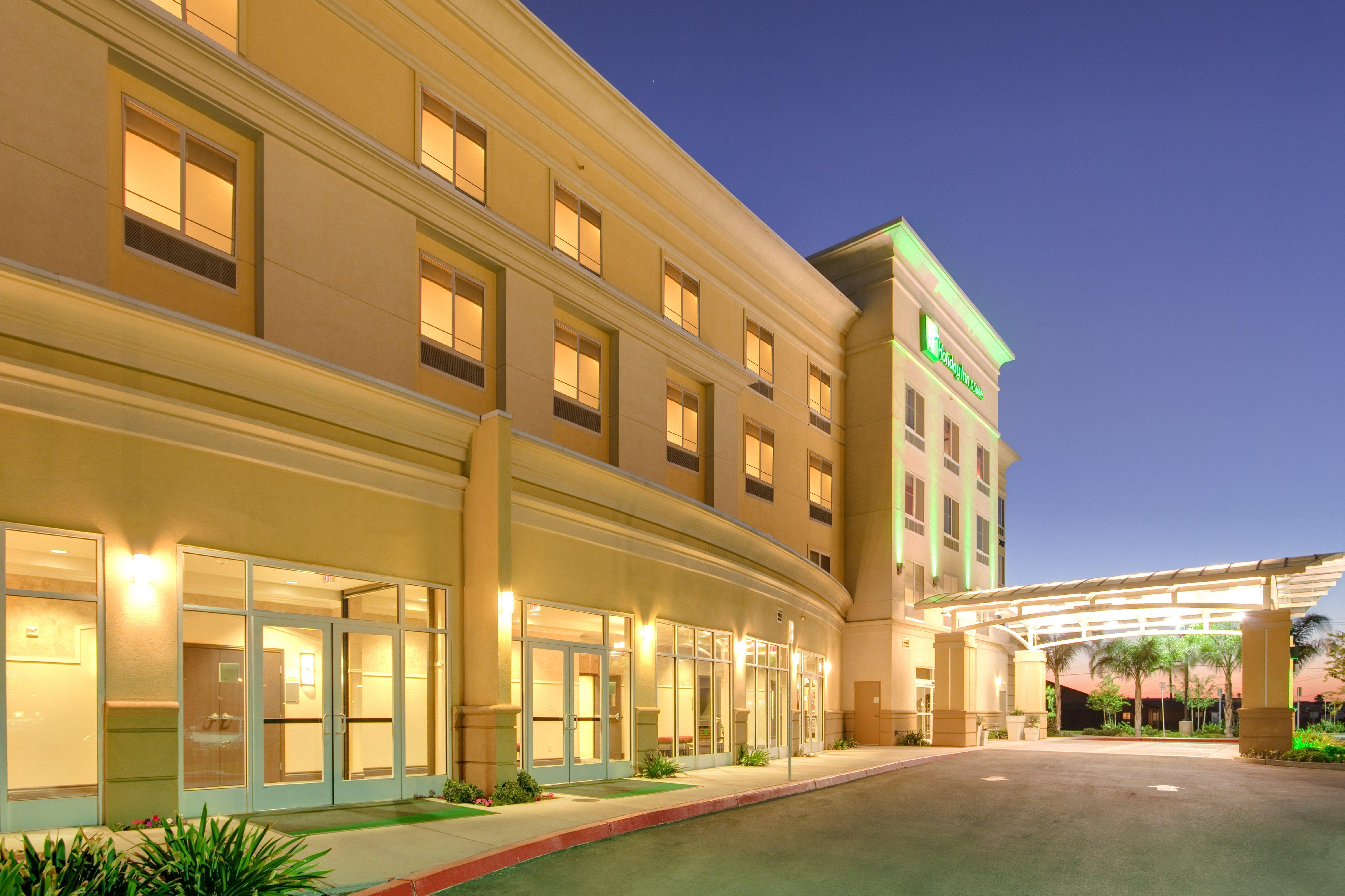 Holiday Inn & Suites Bakersfield, An Ihg Hotel Экстерьер фото
