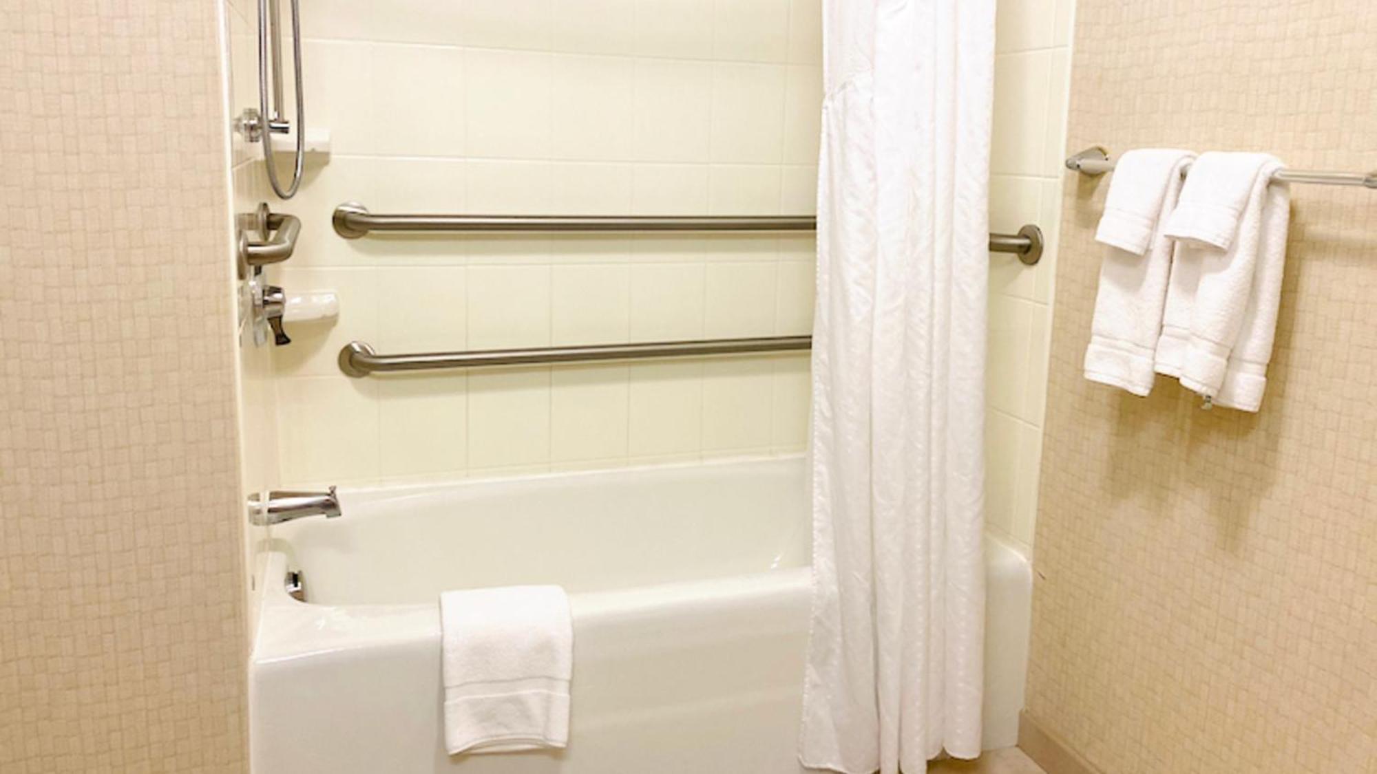 Holiday Inn & Suites Bakersfield By Ihg Экстерьер фото